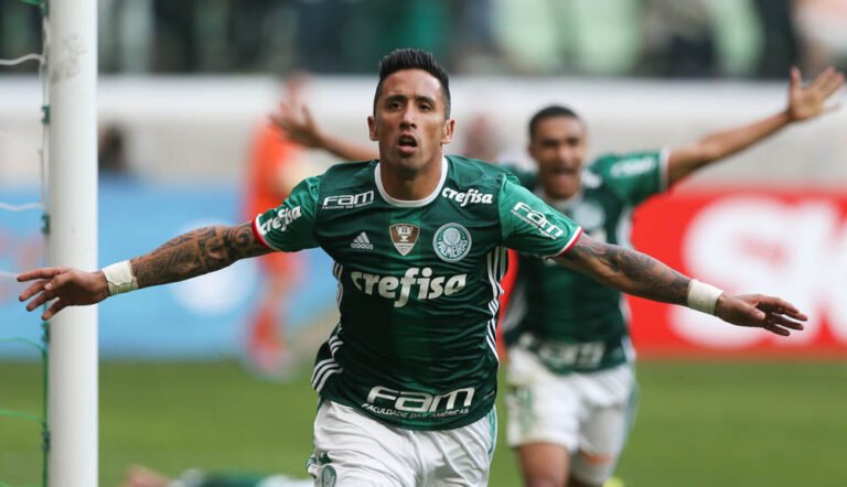 Assim como Gabriel Jesus, Lucas Barrios é convocado e desfalca o Palmeiras