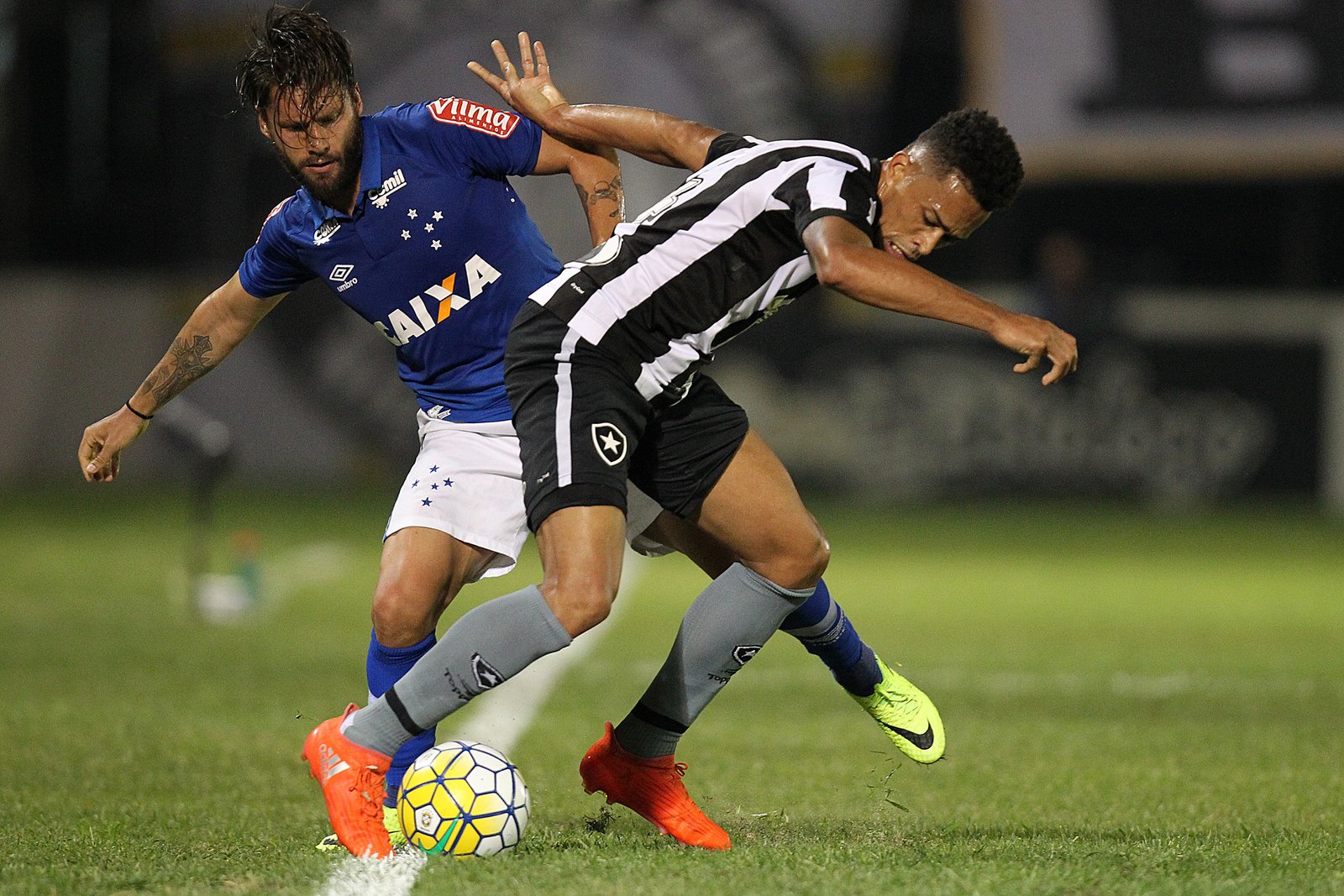 Botafogo perde de goleada para Cruzeiro e dificulta vaga na Copa do Brasil