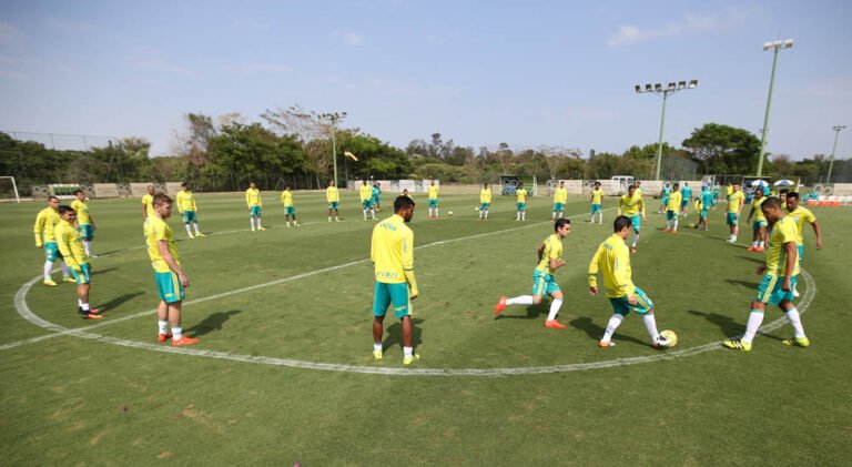 Para evitar lesões e desgaste, Cuca deve escalar reservas contra o Botafogo-PB