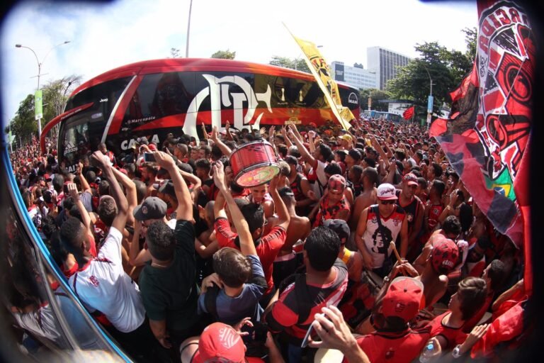 Todos tem torcida, mas só o Flamengo tem uma nação!