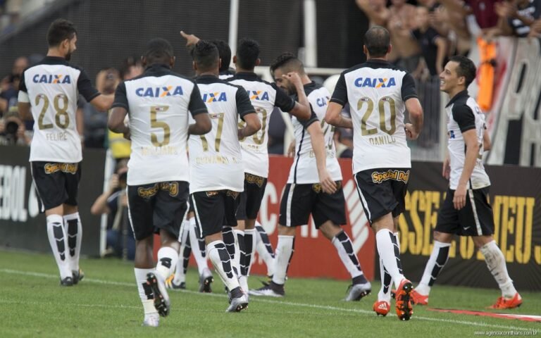 Corinthians e Cruzeiro duelam pela redenção no ano!