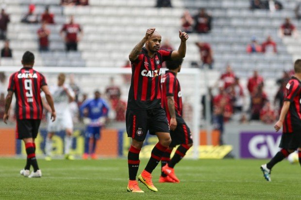 Empresário de Thiago Heleno tem primeira conversa com o CAP
