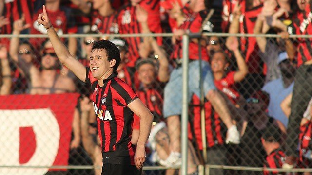 FURACÃO faz 2 a 0 no Atletiba, e volta para o G6