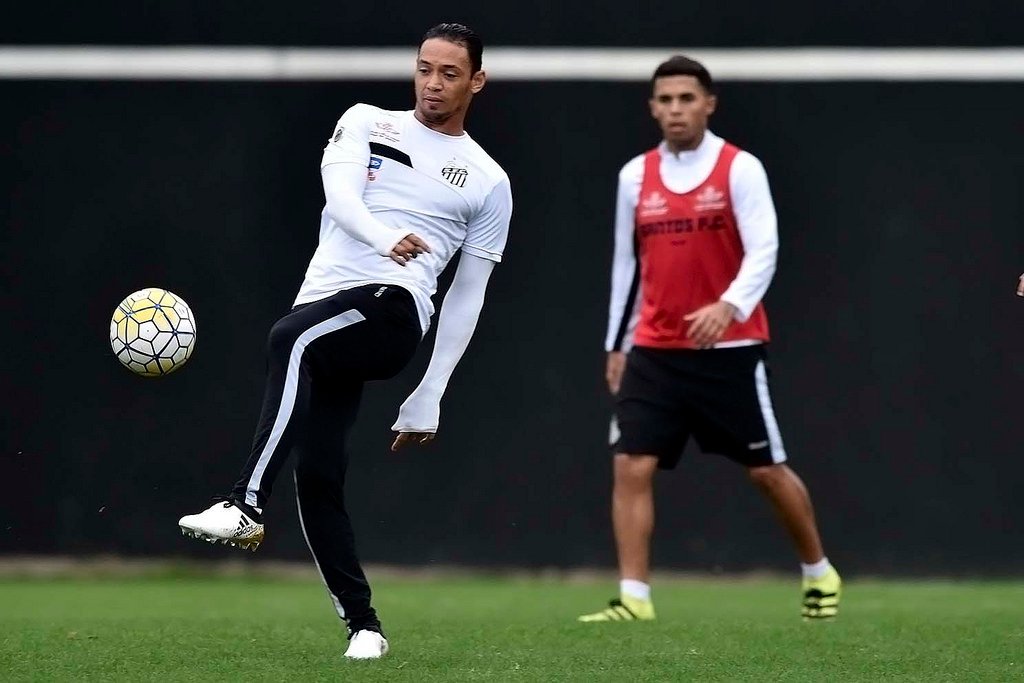 Ricardo Oliveira de volta em jogo de 6 pontos