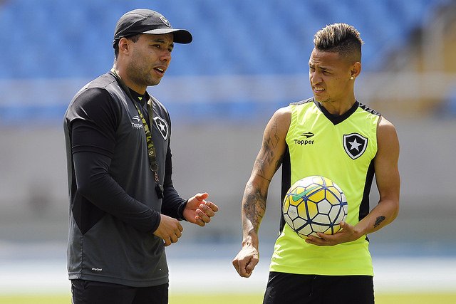 Botafogo já está em Floripa para encarar o Figueirense