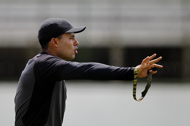 Com homenagem a Capita, Botafogo enfrenta o Coxa