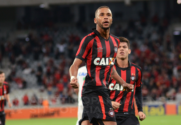 Em casa, Furacão é FURACÃO!