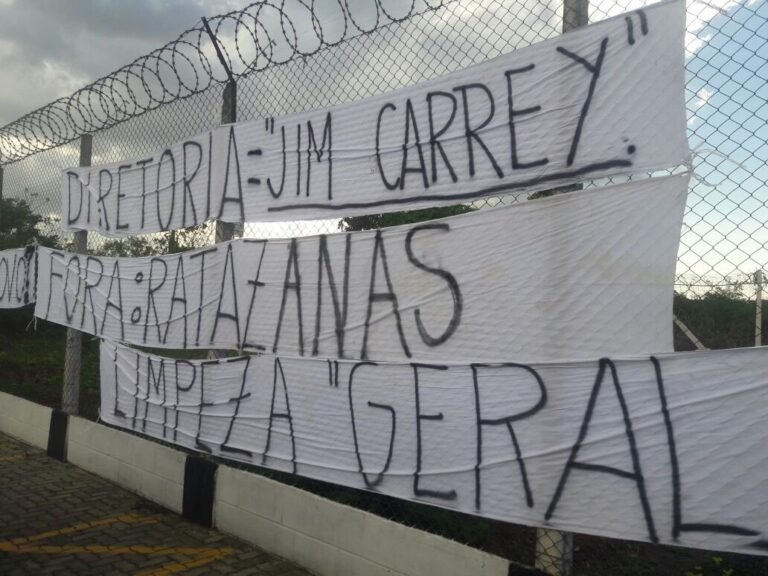Protestos no CT Joaquim Grava