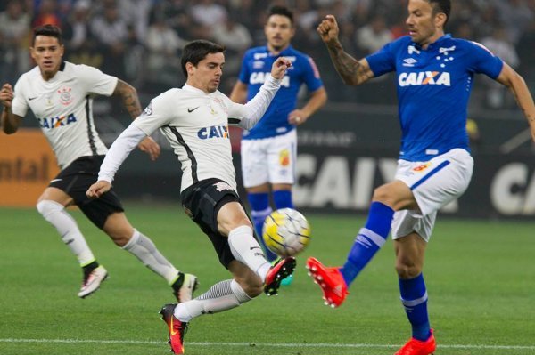 Corinthians encara Cruzeiro em busca de um título em 2016!