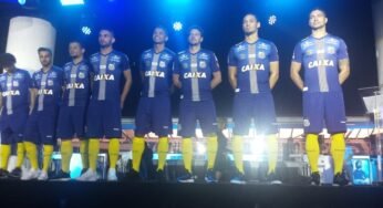 Terceiro uniforme e patrocínio master