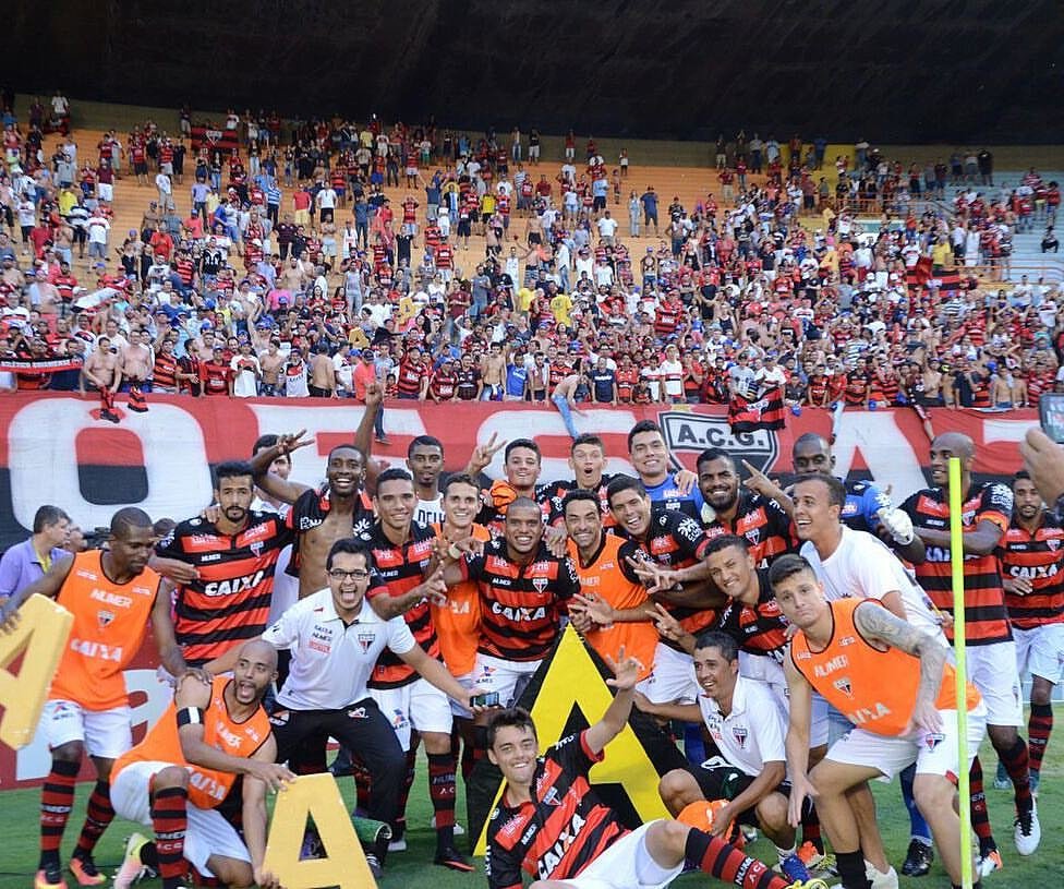 Dragão vence clássico, dispara na ponta e praticamente garante o acesso para a Série A do Brasileirão