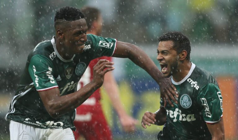 Palmeiras joga para o gasto, bate o Internacional e fica mais próximo do título