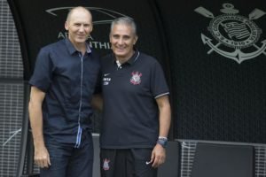 durante o treino desta tarde na Arena Corinthians, zona leste da cidade. O proximo jogo do time será amanha, quinta-feira, dia 16/04, contra o San Lorenzo/Argentina, retrno da fase de classificação da Copa Libertadores da America 2015. Juiz: Víctor Carrillo - Sao Paulo / SP - Brasil - 15/04/2015. Foto: © Daniel Augusto Jr. / Ag. Corinthians