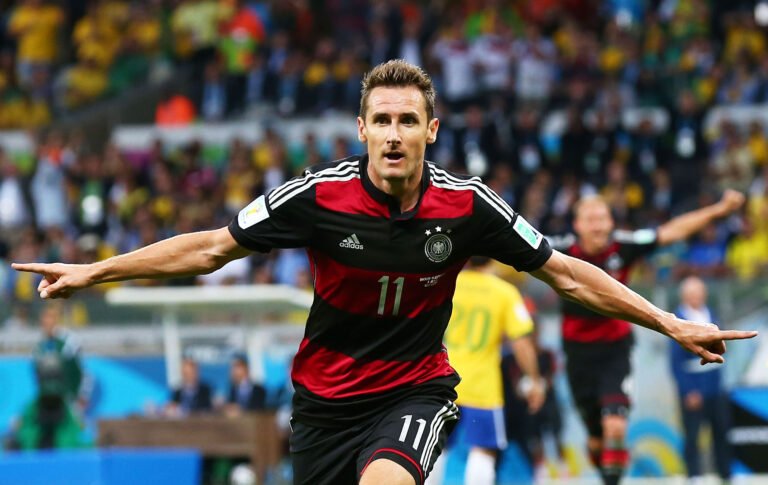Miroslav Klose, o gênio da pequena área, agora pendurou as chuteiras