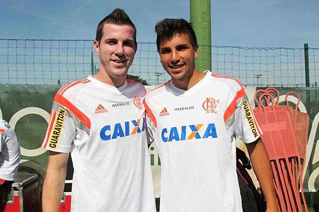 REFORÇOS: Bahia tem interesse em Lucas Mugni e Paulo Victor