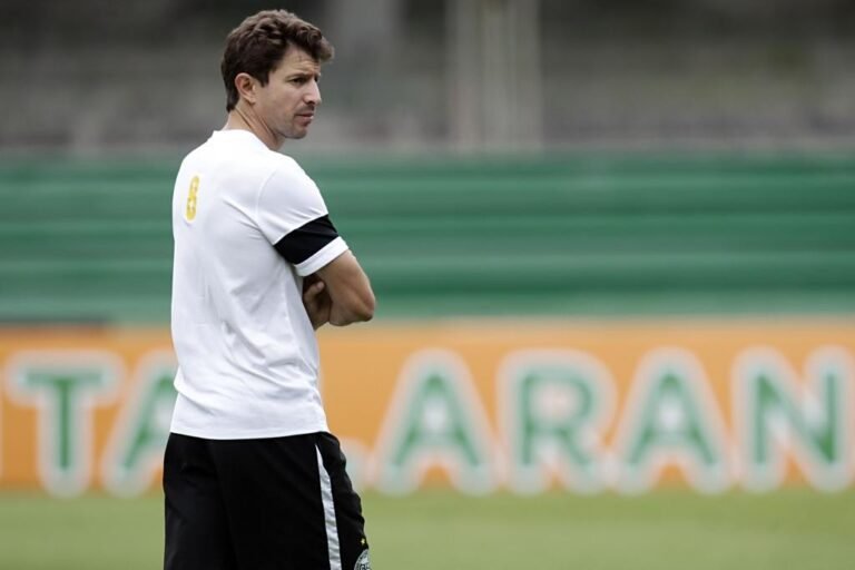 Tcheco está de volta!