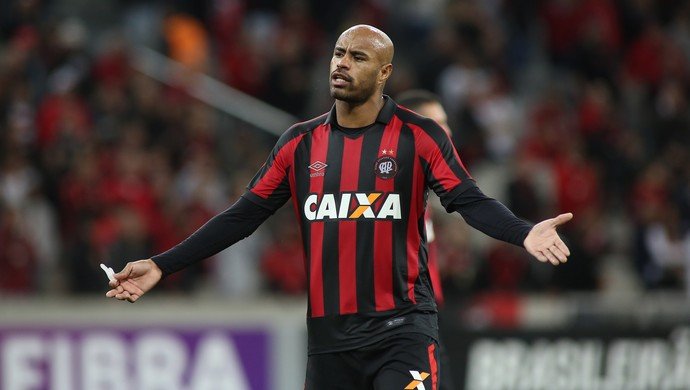 Baixa no elenco… E aí diretoria?!