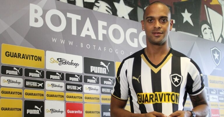 Entrevista com o atacante Tássio, do Ajman, dos Emirados