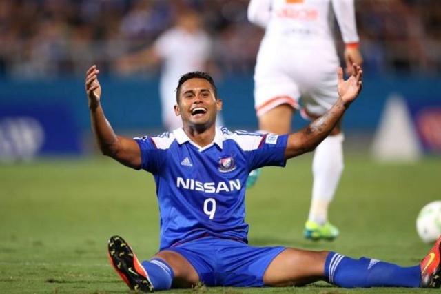 Kayke é mais uma tentativa do Santos