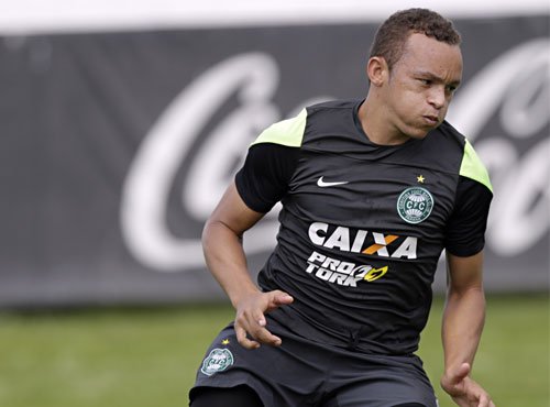 Victor Luis não fica, mas Botafogo já tem outra opção