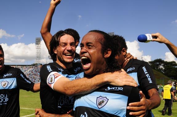 ESTRELA DE CELSINHO BRILHA E LONDRINA INICIA TEMPORADA COM O PÉ DIREITO!