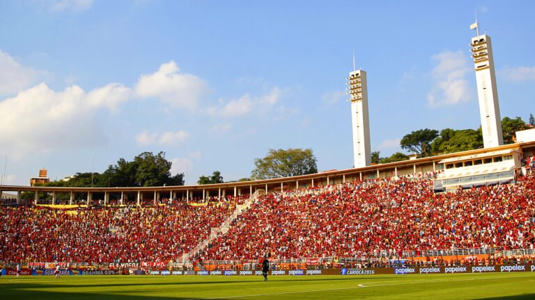 Pacaembu poderá ser a “casa” do Flamengo este ano.