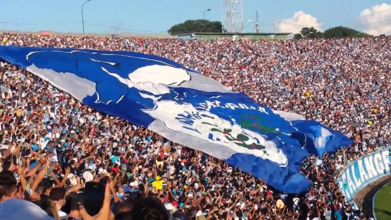 HORA DE MATAR A SAUDADE! Londrina entra em campo pela Primeira Liga.