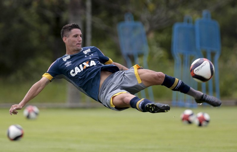 THIAGO NEVES ENFIM VAI ESTREAR PELO CRUZEIRO