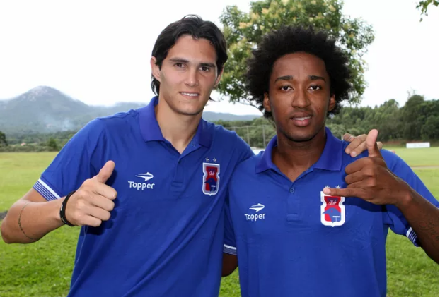 Mais dois reforços!