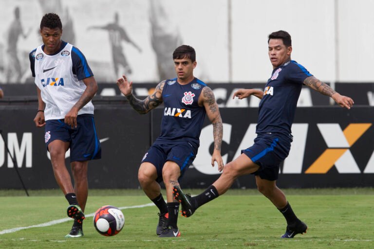 Timão encerra a pré-temporada com festa para a fiel torcida