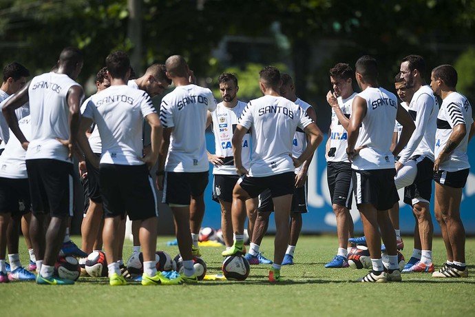 Atraso nos pagamentos faz Santos recorrer a patrocinador.