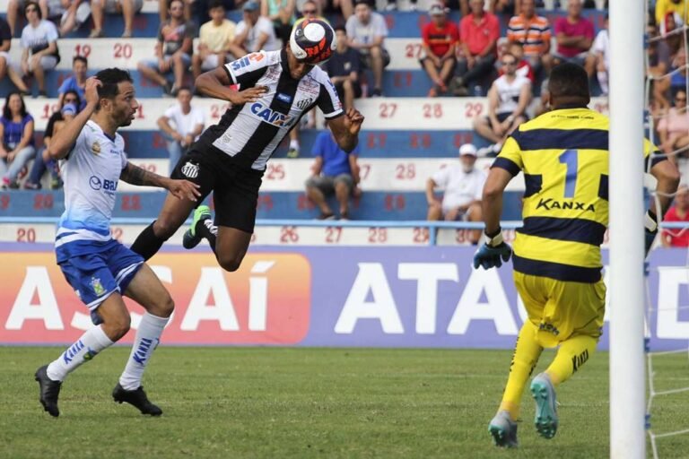 Santos vence e se aproxima da classificação