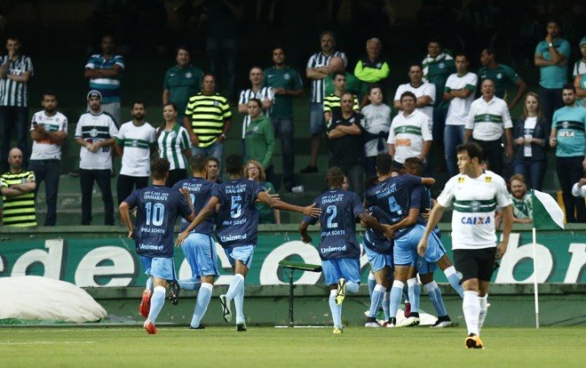 CLIMA DE DECISÃO! Londrina busca vaga contra o Coritiba.