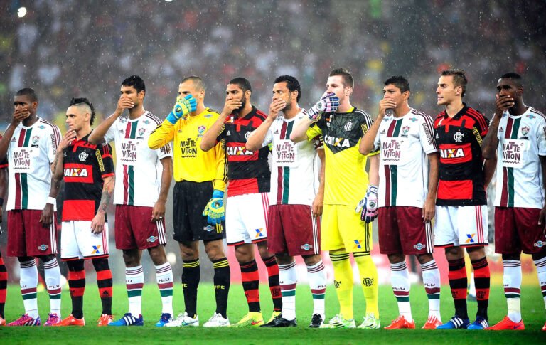 Fla x Flu com torcida única ou torcida mista?