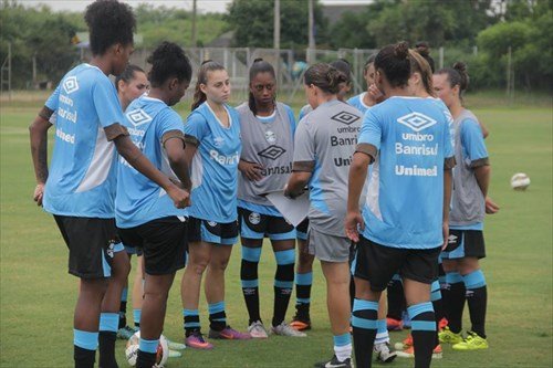 Agora é a vez delas: Grêmio anuncia primeiro time profissional feminino