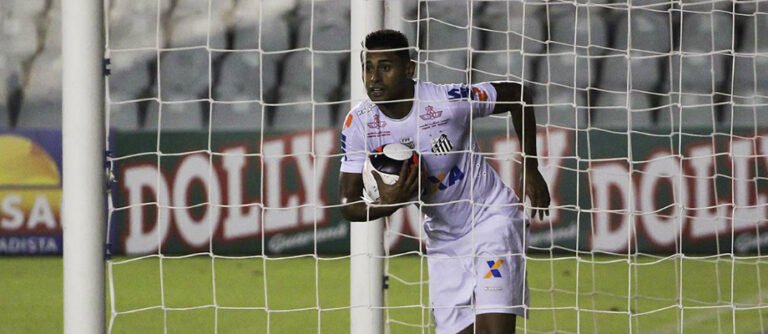 Com time reserva, Santos vence e decide as Quartas em casa.