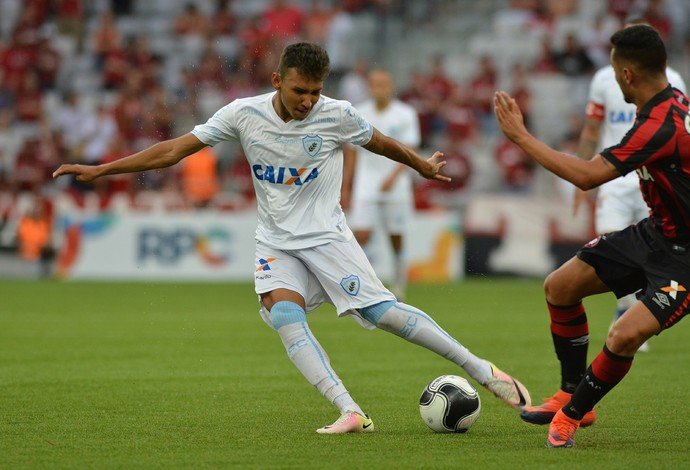 “Estava esperando essa chance” diz Robinho em empate contra o Atlético-PR.