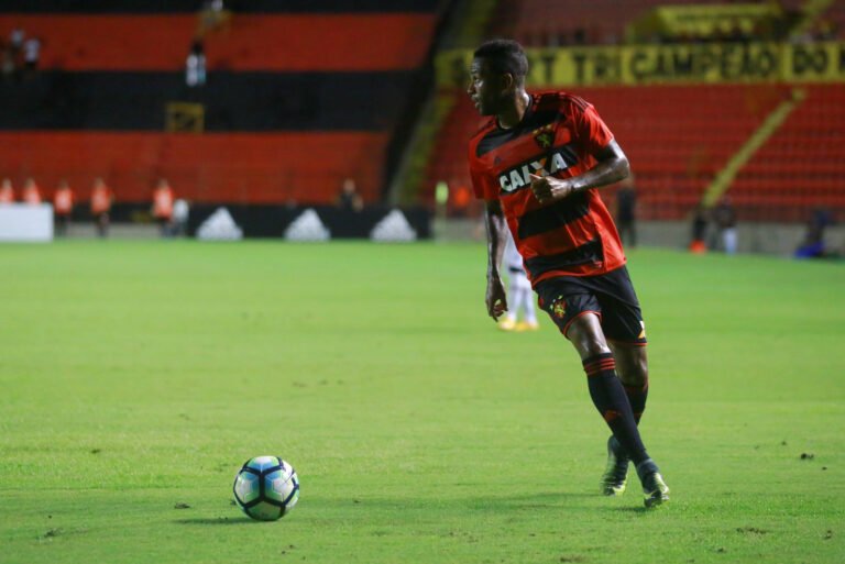 Com cinco desfalques, Sport encara o JEC, em jogo de volta pela Copa do Brasil.