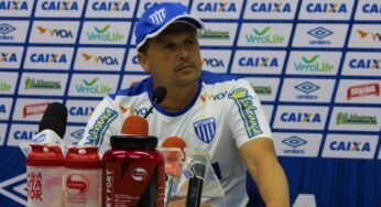 Com 86% de aproveitamento desde que chegou ao Avaí, Claudinei busca mais uma vitória no clássico de domingo