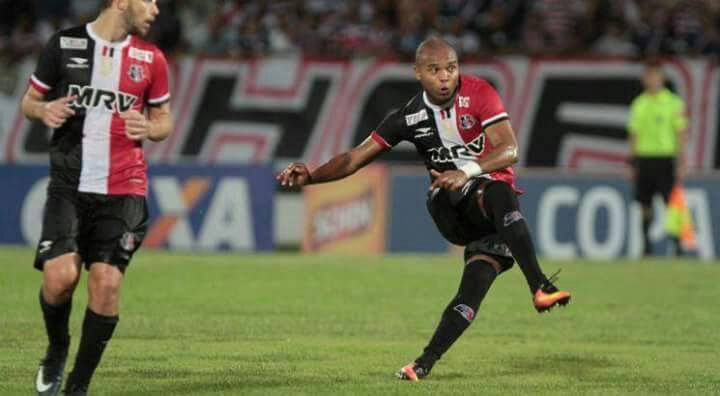 Com mais um golaço de Anderson Salles, Santa Cruz vence o Itabaiana e se classifica para a semifinal do Nordestão