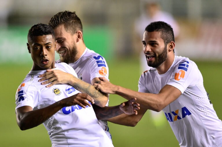 Santos vence e faz boa vantagem