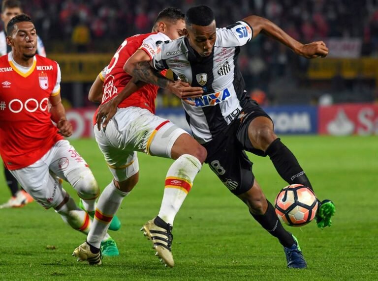 Líder do grupo B, Santos empata contra o Santa Fé.