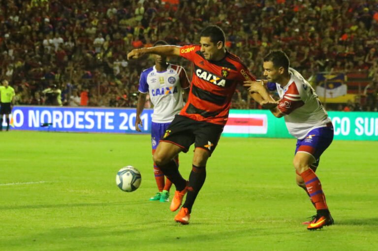 Com Ilha lotada, Sport fica no empate com o Bahia pela final do Nordestão