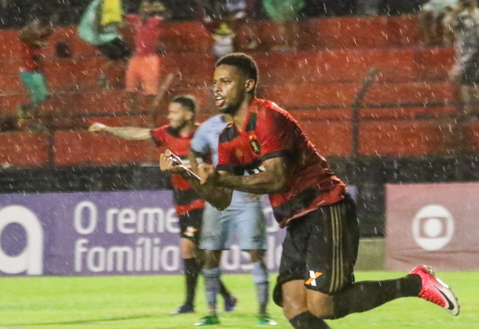 De virada e com hat-trick, Sport vence Grêmio no Brasileirão