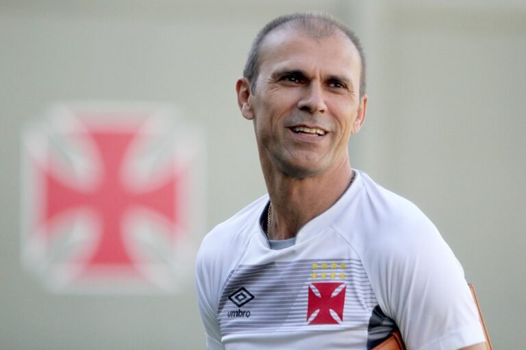 Estreia de Breno no time titular; Nenê ainda no banco: Vasco encerra preparação para a partida contra o Fluminense, em São Januário