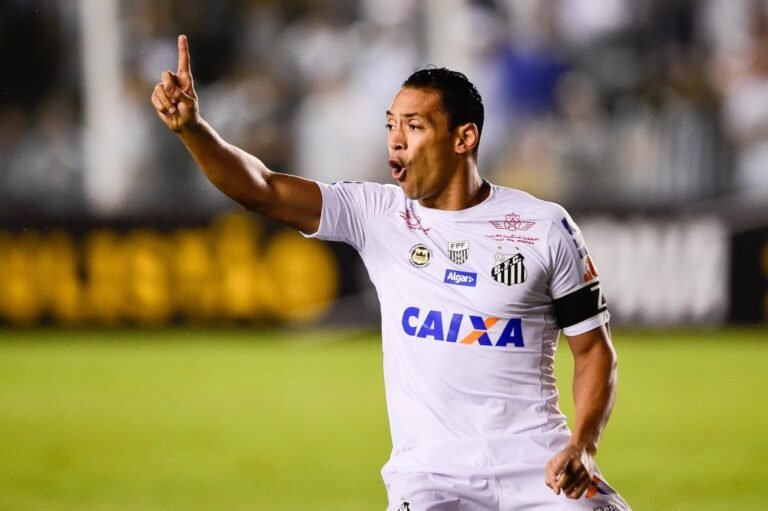 Santos recebe Cruzeiro na Vila
