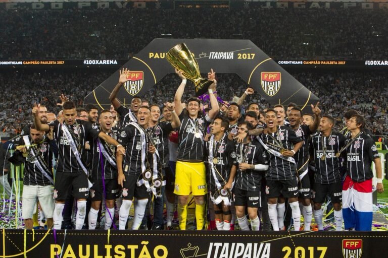 De “77” a “2017” nada mudou: Corinthians Campeão