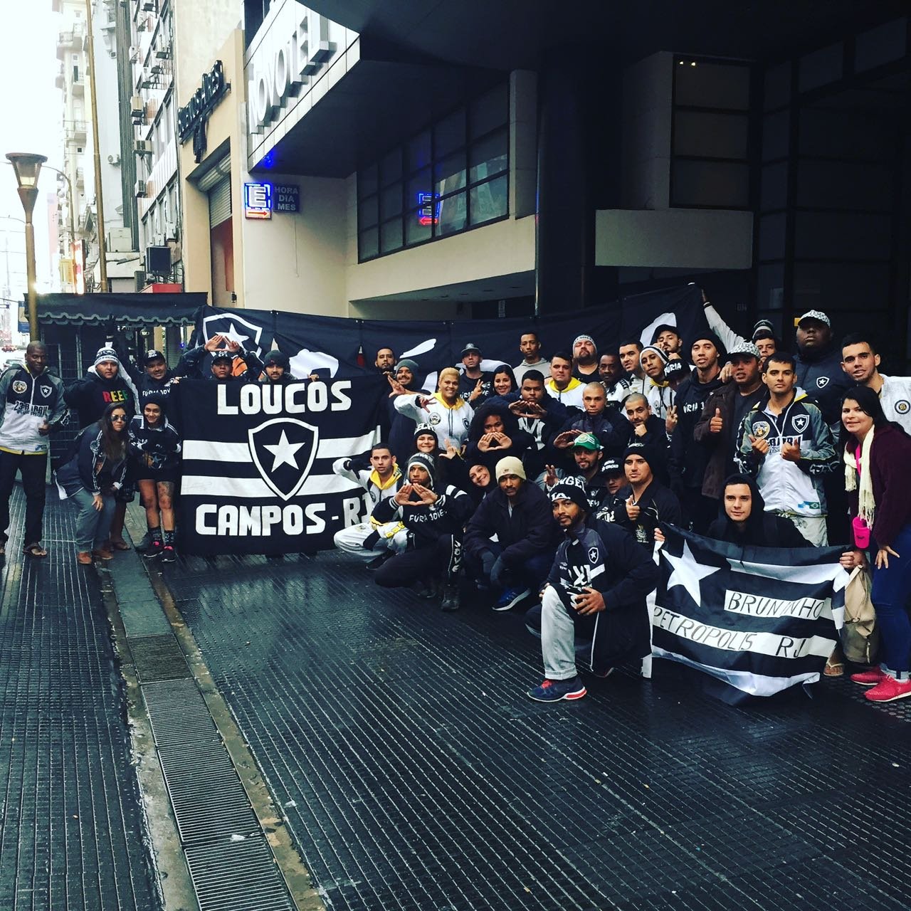 Botafoguenses embarcam em caravana para ver jogo da Libertadores