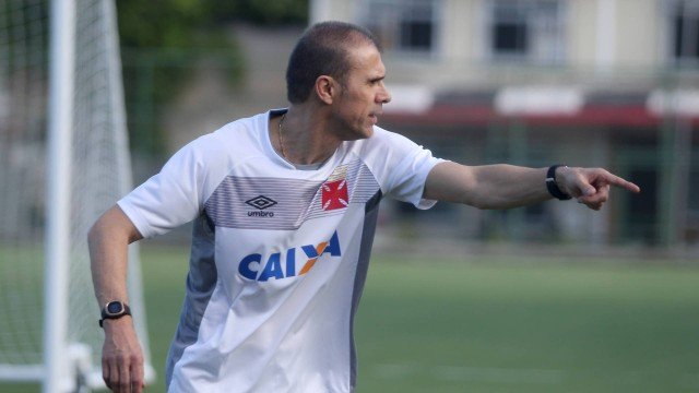 Nenê no banco e reforço como titular: Veja as mudanças no Vasco para o jogo contra o Bahia pelo Brasileirão.