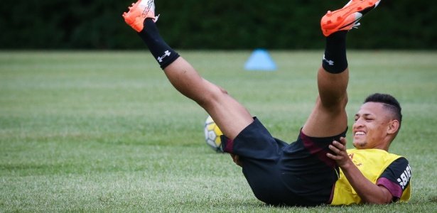 Bahia disputa atacante Neilton com o Botafogo
